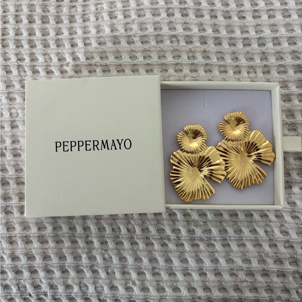 Peppermayo Exclusive Sahara Earrings- Gold - Picture 2 of 4